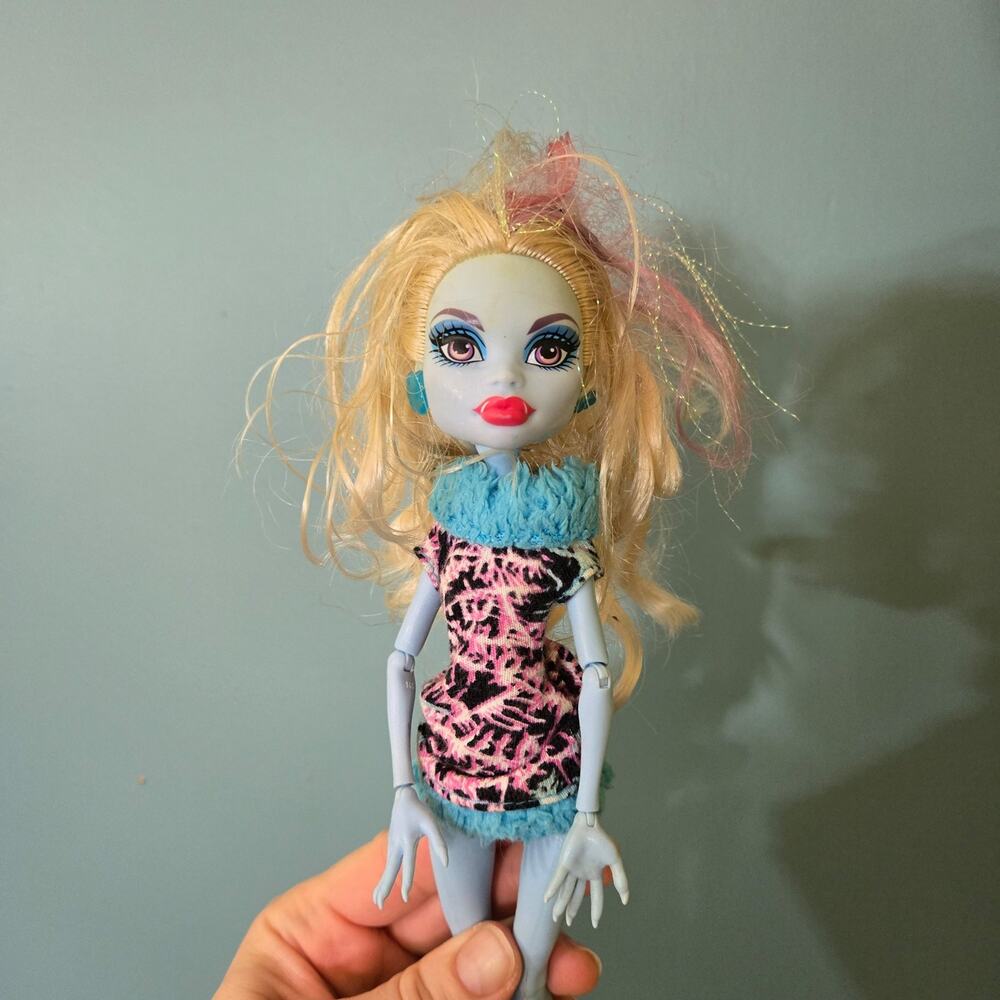 Monster High Doll Monster‎ Art Class Abbey Bominable Doll. No accessories